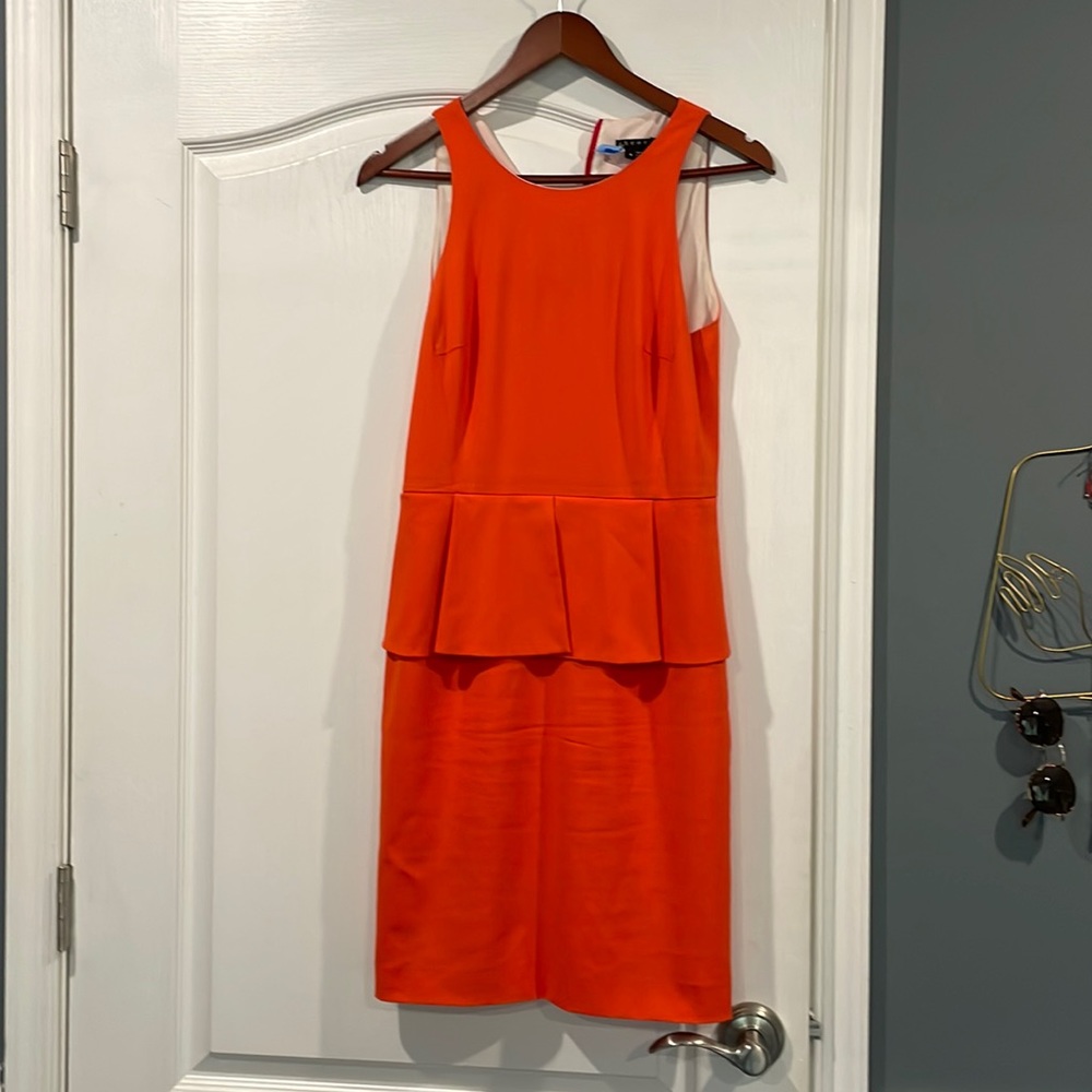 Theory peplum dress sz 4. EUC, fully lined, back zipper